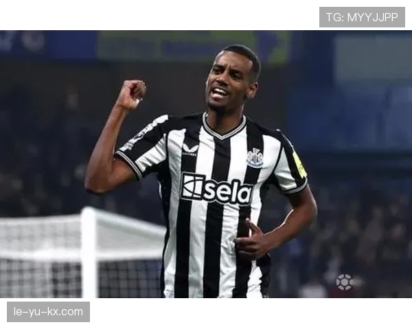 伊萨克与伊布：现代足球前锋的两种风格对比表现分析