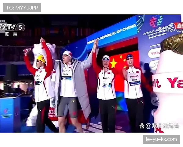 刷到徐嘉余卸下泳镜的那组照，居然不是运动风，精致感把普通人打脸